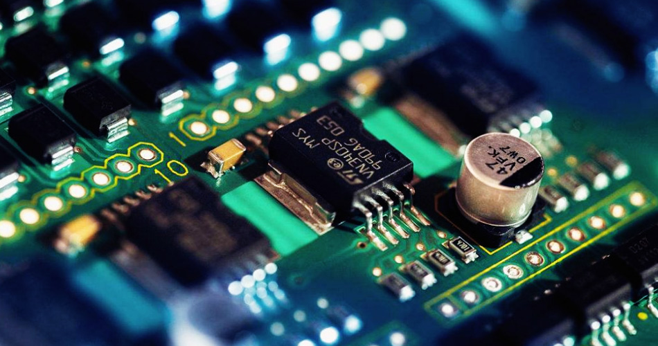 Technologie de positionnement et d'alignement de précision dans l'assemblage PCBA