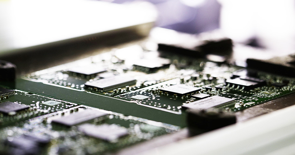 PCB double face dans le traitement PCBA
