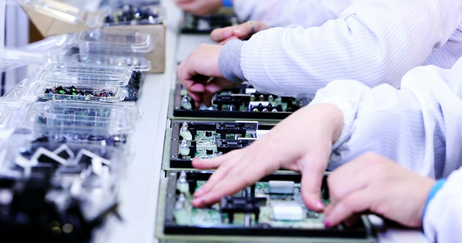 Comparaison du traitement PCBA et de la fabrication traditionnelle