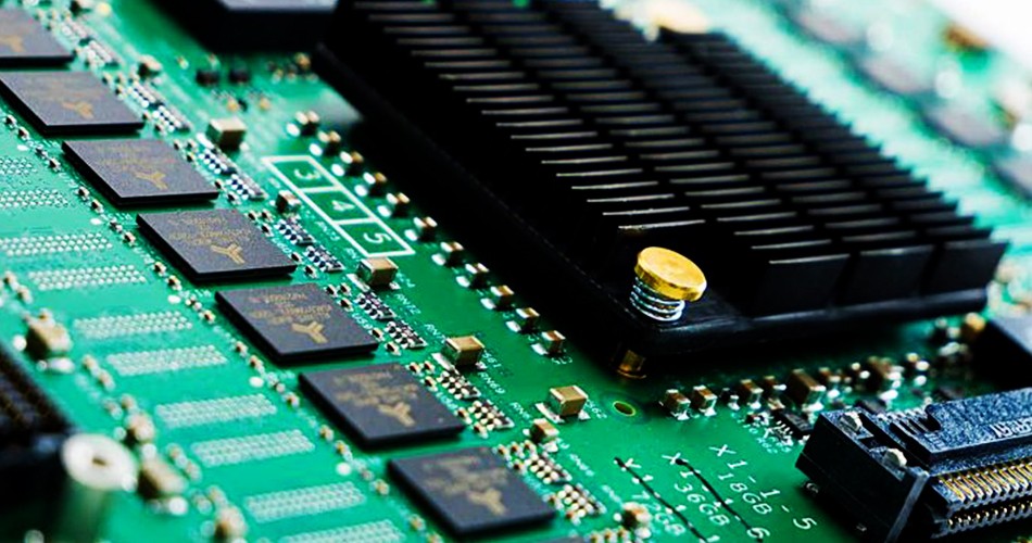Amélioration de l'efficacité des lignes de production dans le traitement PCBA