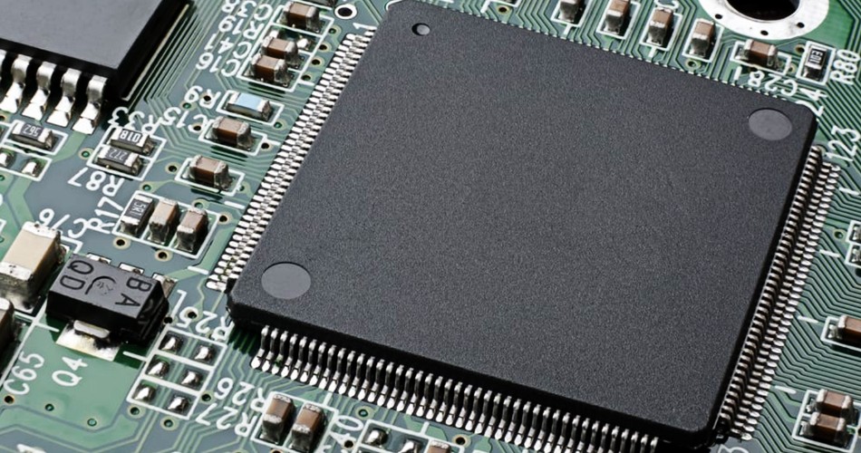 Perspectives de la technologie d'intégration hétérogène dans le traitement PCBA