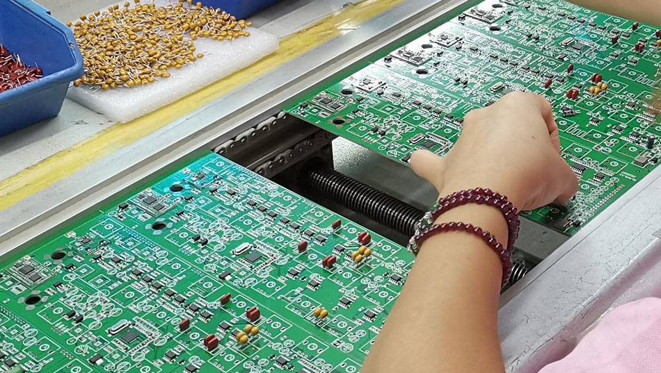 Comment le service de conseil client de l'usine PCBA aide-t-il à résoudre les problèmes techniques