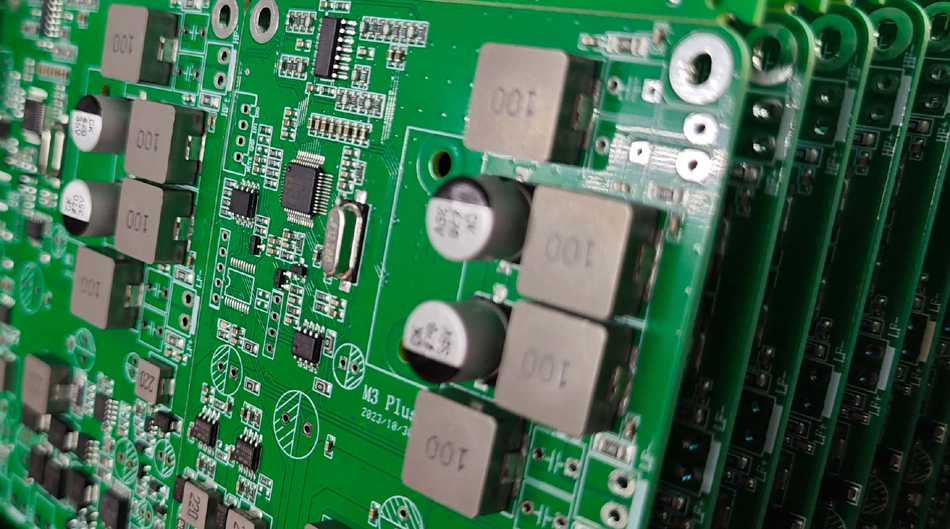 Comment évaluer les capacités de traitement des matériaux spéciaux des usines PCBA ?