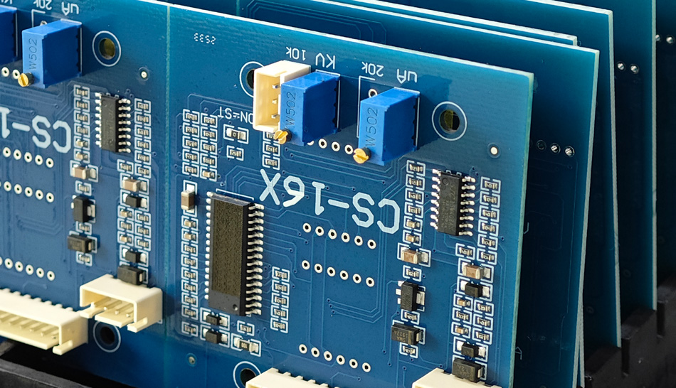 Comment les avis des clients influencent-ils les décisions de partenariat avec les usines PCBA ?