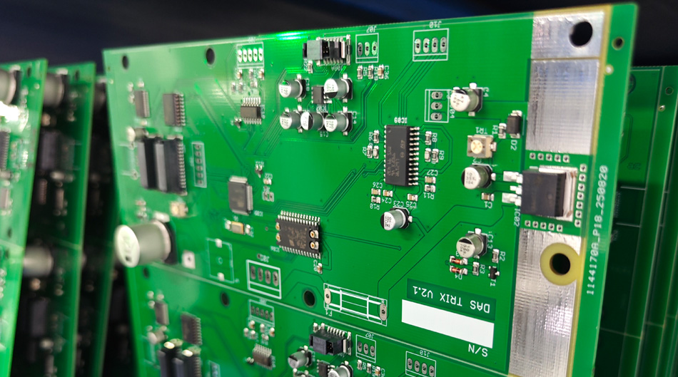 Comment les usines PCBA peuvent-elles améliorer la compétitivité de leurs produits grâce à des processus SMT avancés ?